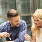 Comment maîtriser l’art de complimenter une femme ?